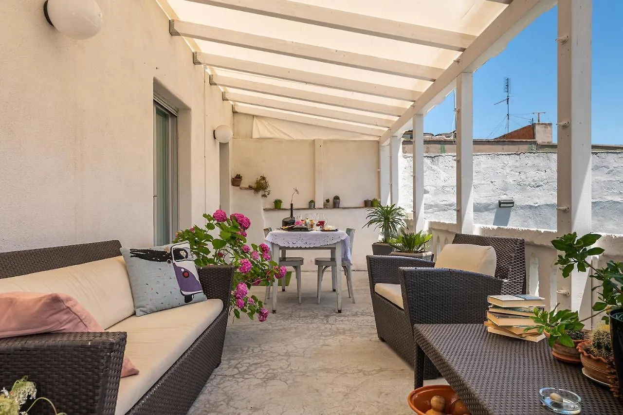 Q-Riosity Boutique Rooms Quartu Sant'Elena 0*,